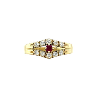Gold ring with zirconia