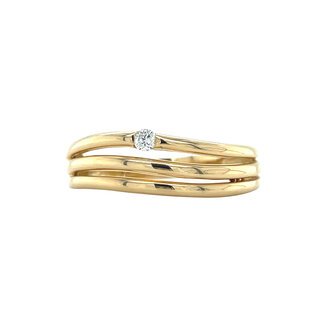 Goldener Ring mit Diamant