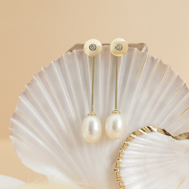Goldene Ohrstecker mit Diamant und Perle 14 Karat