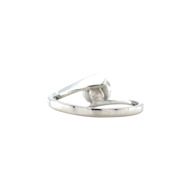 White gold hammered ring with diamond 18 karat