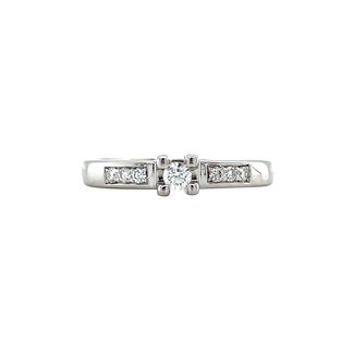 Weißgoldener Ring mit Diamant