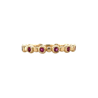 Goldener Ring mit Rubin