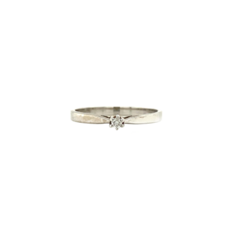 White gold solitaire ring White gold solitaire ring