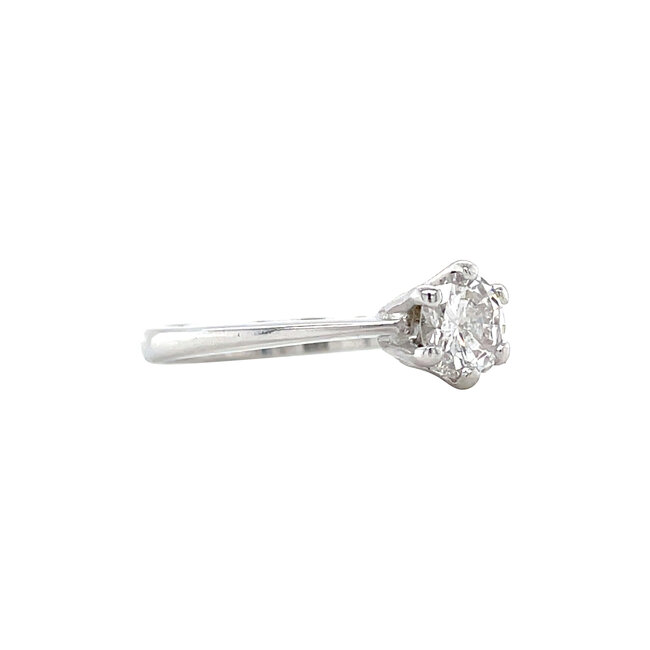 Solitaire ring with diamond 9 karat