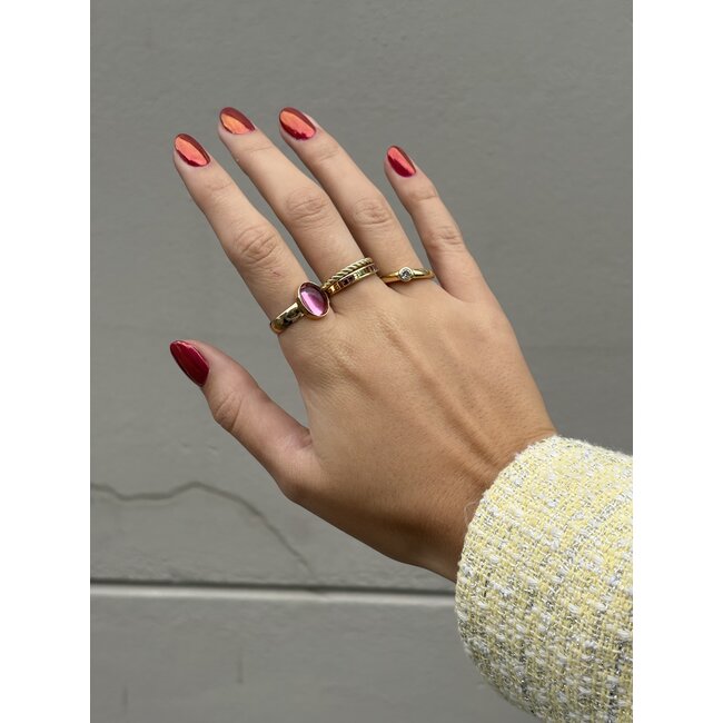 Goldener Solitärring mit Diamant 18 Karat