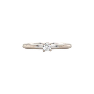 White gold solitaire ring