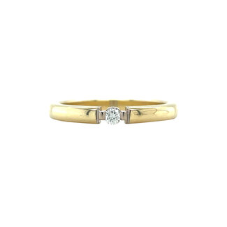Gold ring with diamond