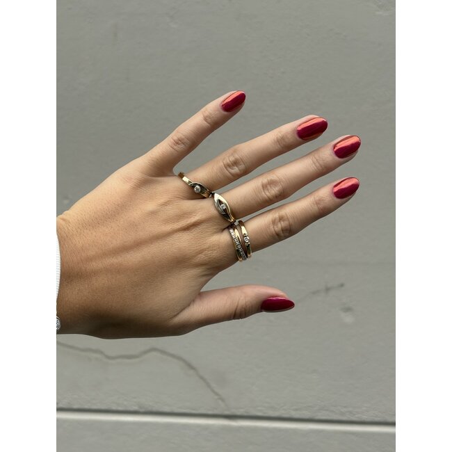 Goldener Ring mit Diamant 14 Karat