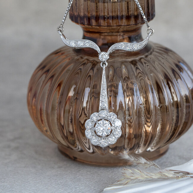 White gold choker with diamond 14 karat