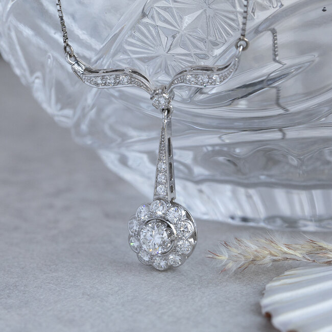 White gold choker with diamond 14 karat