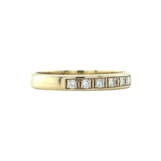 Goldener Ring mit Diamant 14 Karat
