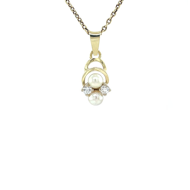 Gold pendant with pearl and zirconia 14 karat