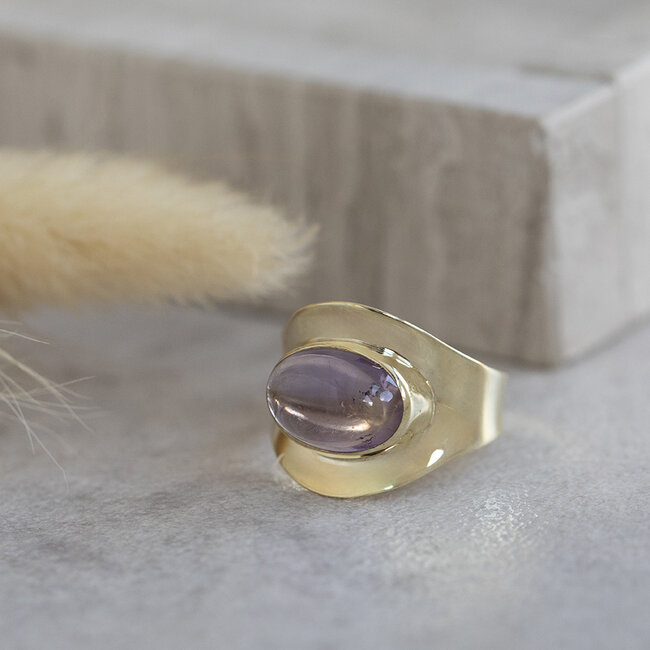 Ring with amethyst 8 karat