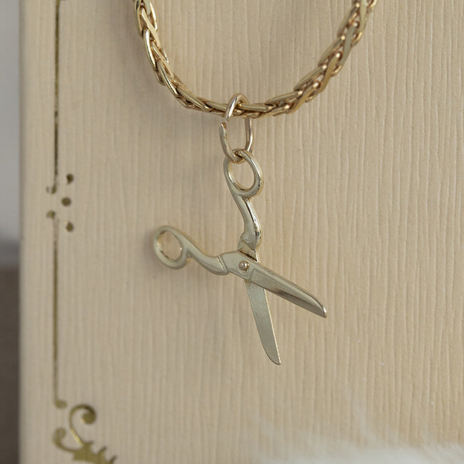 Gouden hanger schaar 14 karaat