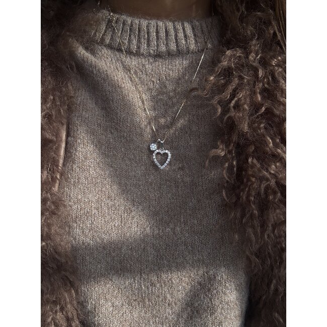 White gold heart pendant with diamond 18 karat