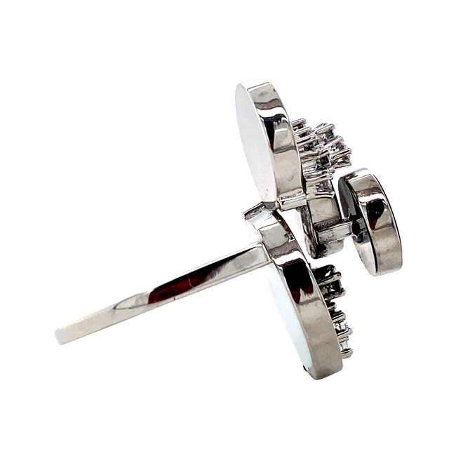 Weißgoldener Designring mit Onyx und Diamant 14 Karat