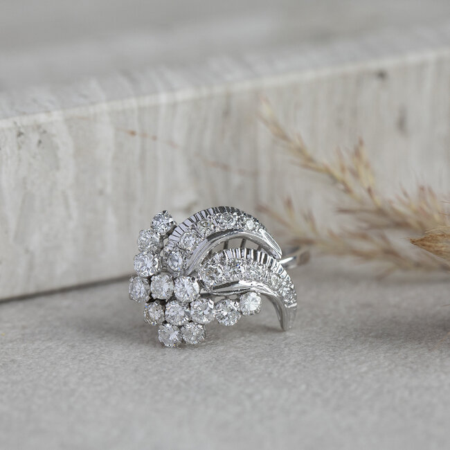 Witgouden cocktail ring met diamant 14 krt