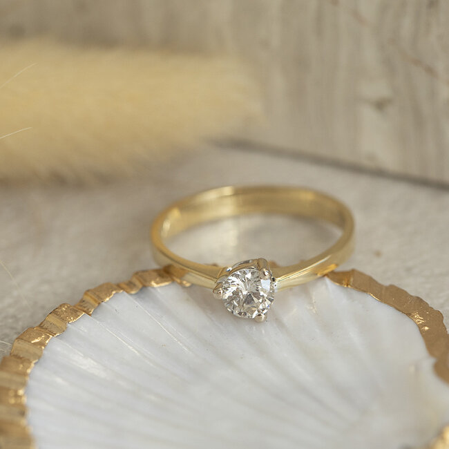 Gouden ring met diamant 18 karaat