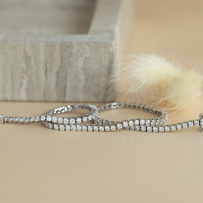 Weißgoldenes Tennisarmband mit Diamant 18 Karat