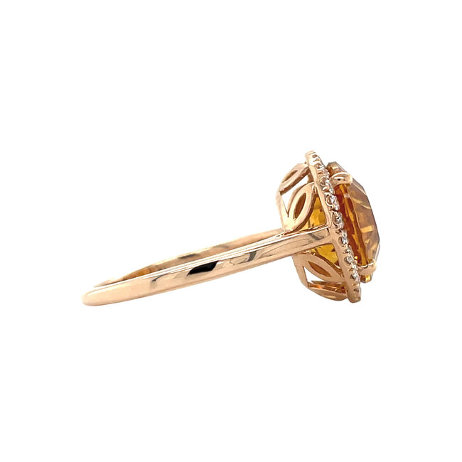 Gold entourage ring with citrine and diamond 18 karat