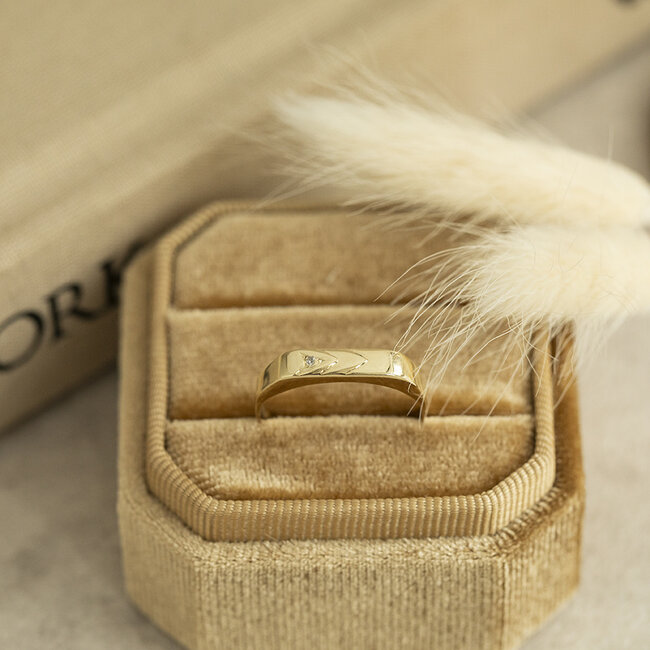 Gouden ring met diamant 14 krt