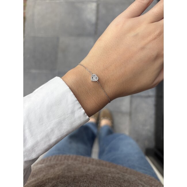 Bracelet with diamond heart 9 karat