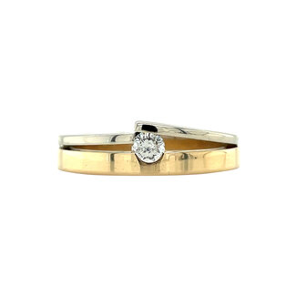 Gold diamond ring