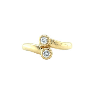 Goldener Ring mit Diamant