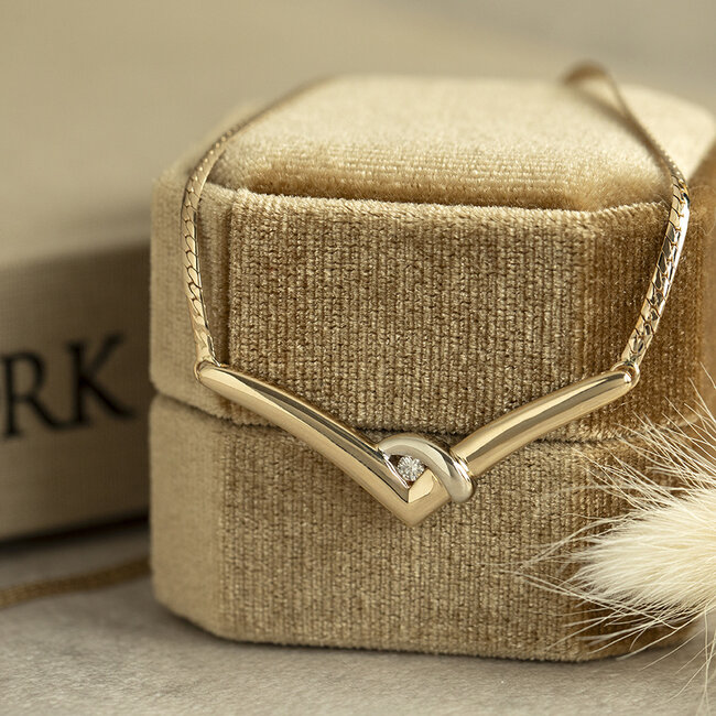 Gold choker with diamond 43 cm 14 karat