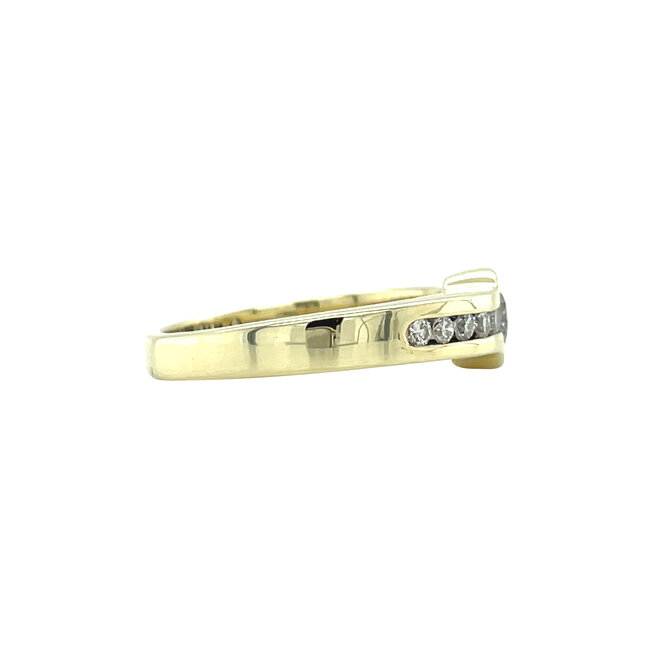 Gold ring with diamond 14 karat