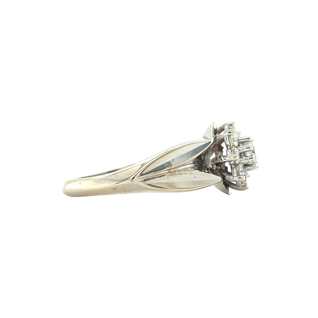 Witgouden entourage ring met diamant 18 karaat
