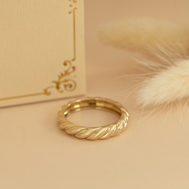 Goldener Ring 18 Karat