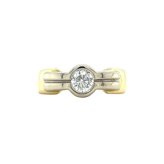 Gold diamond ring