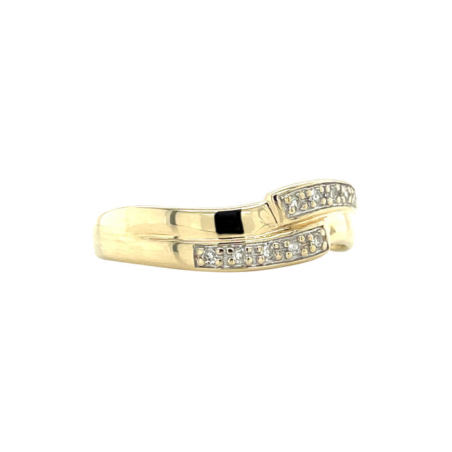 Goldener Ring mit Diamant 14 Karat