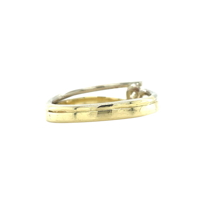 Goldener Ring mit Diamant 14 Karat