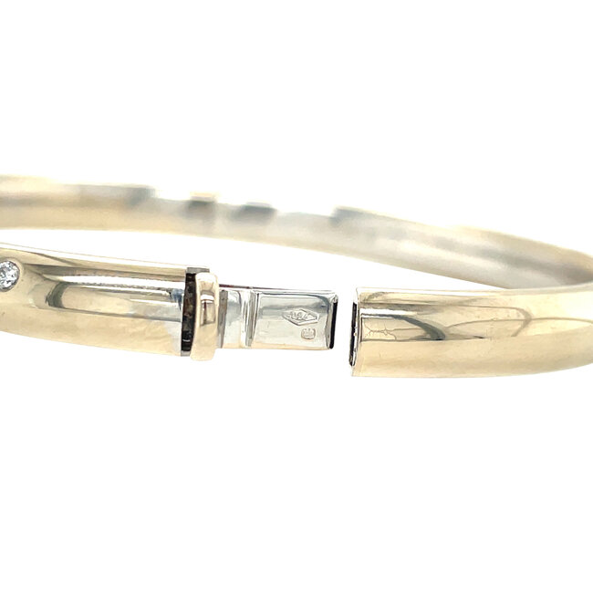 White gold bangle with zirconia 18 karat