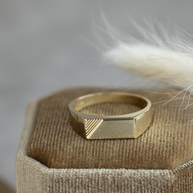 Gold signet ring 14 karat