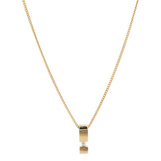 Gold necklace with pendant
