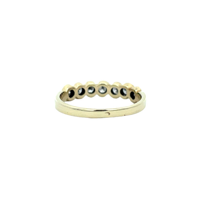 Goldener Ring mit Diamant 14 Karat
