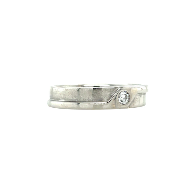 White gold ring with diamond 18 karat