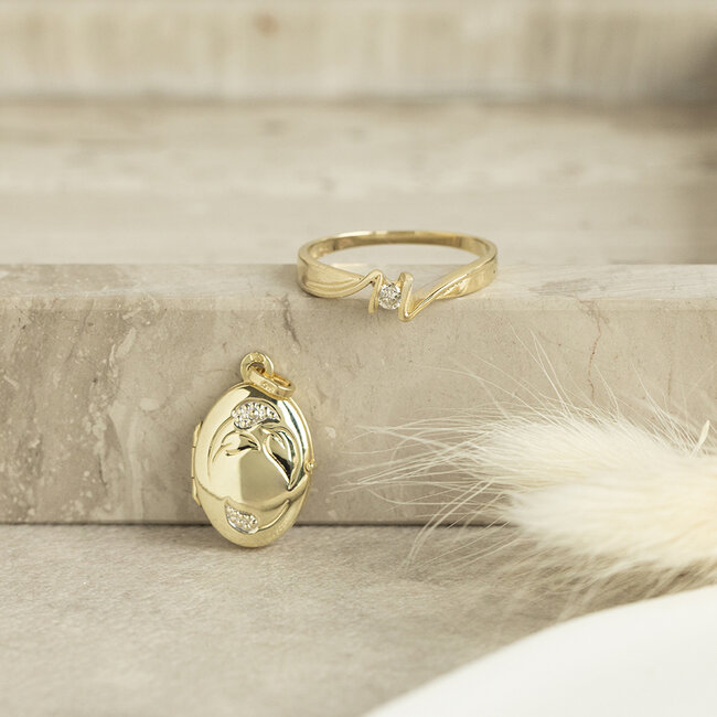 Gold ring with diamond 14 karat