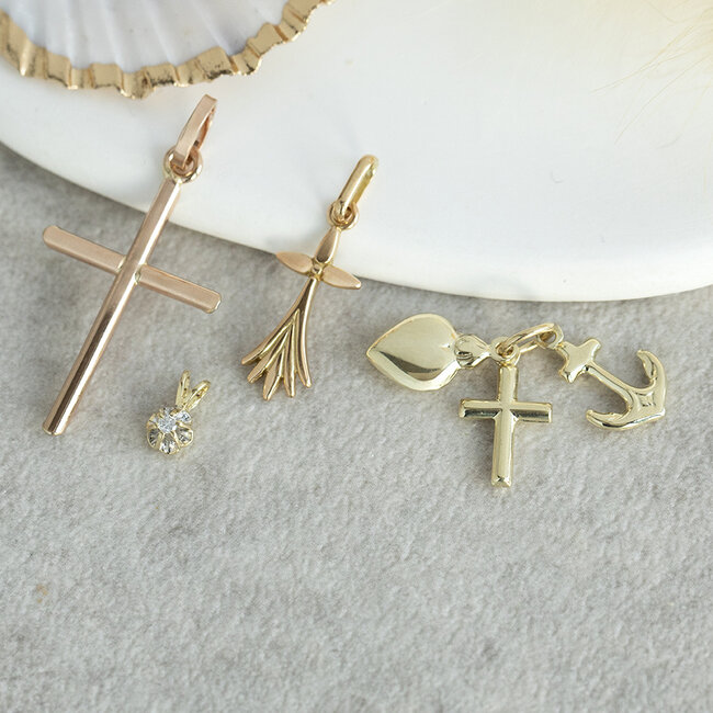 Rose-gold cross pendant 14 karat