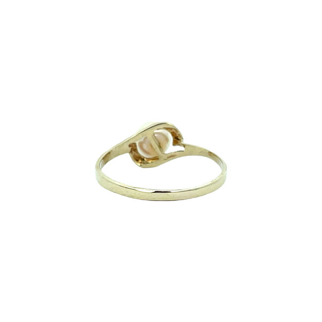 Goldener Ring mit Perle 14 Karat