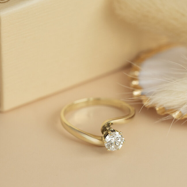 Gold solitaire ring with diamond 14 karat