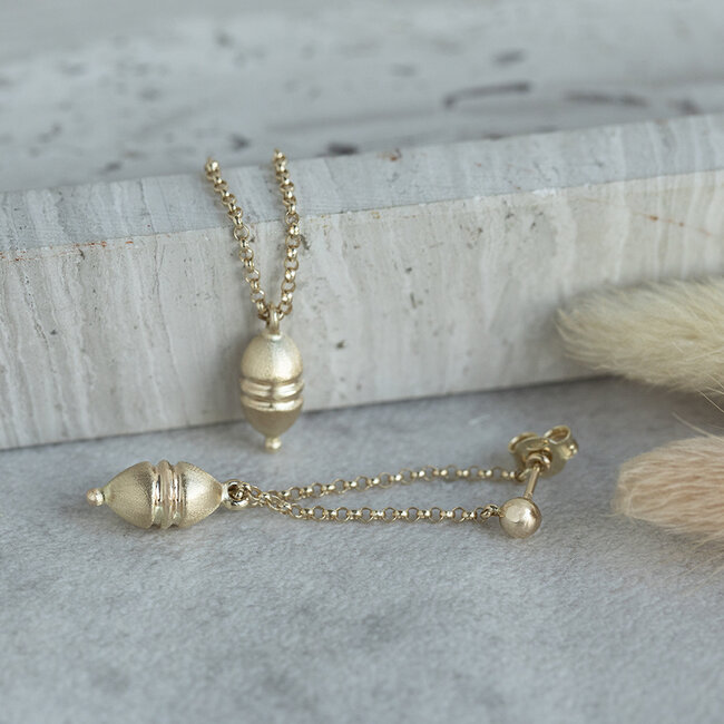 Goldene Ohrstecker mit Anhänger 14 Karat