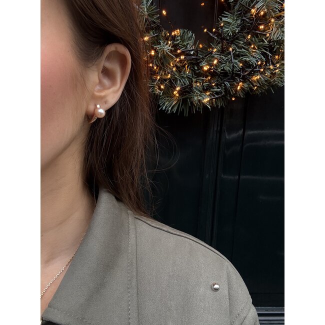 Gold earrings with pearl 14 karat