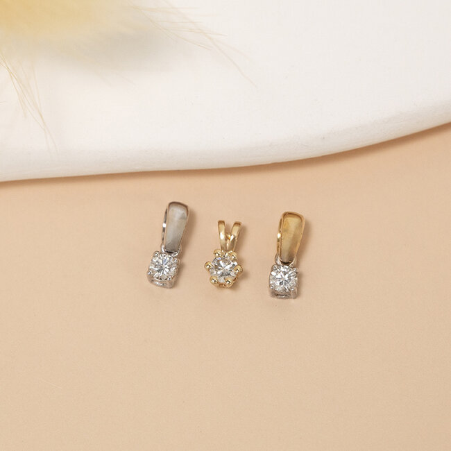 Goldener Solitär-Anhänger mit Diamant 18 Karat* neu