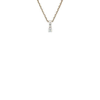 Weißgoldener Solitäranhänger mit Diamant