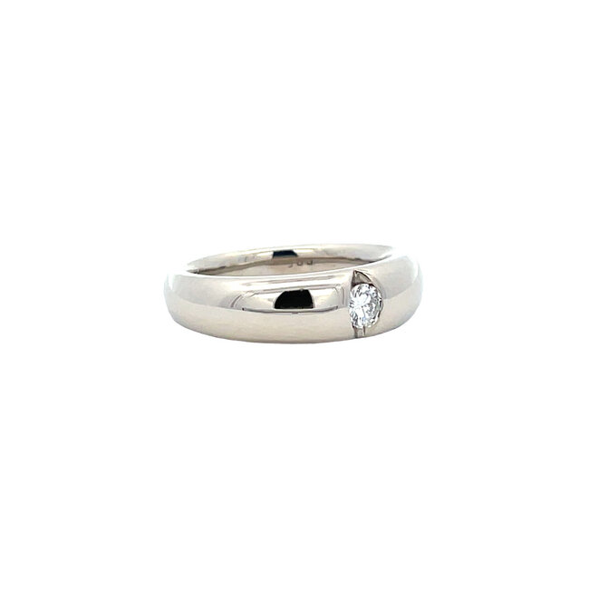 White gold ring with diamond 14 karat