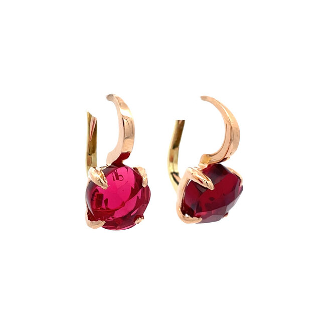 Gold ear jewelry with red gemstone 18 karat